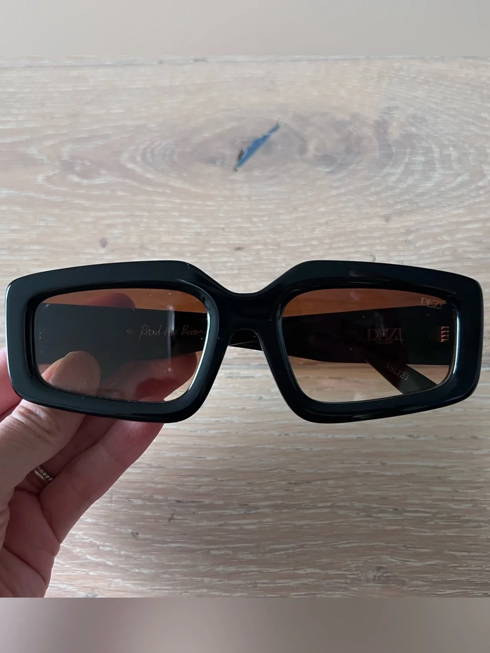 DEZI Black Rectangular Sunglasses with Brown Gradient Lenses